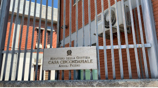 Ascoli Piceno - Aggressione in carcere, agente della Penitenziaria ferito: 30 giorni di prognosi